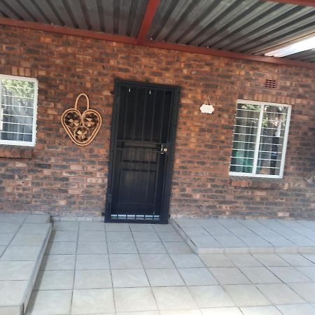 Legaeng Cottage - Serenity Pretoria-Noord Exterior foto