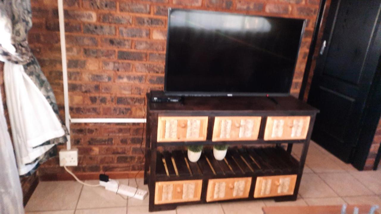 Legaeng Cottage - Serenity Pretoria-Noord Exterior foto
